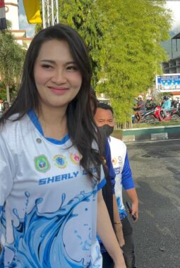 Kejuaraan Renang Perairan Terbuka 2025 Meriahkan Pantai Falajawa, Gubernur Maluku Utara Dukung Promosi Wisata Bahari