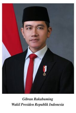 Wakil Presiden Gibran Rakabuming Tinjau Pasar Gamalama dan Sekolah Rakyat di Maluku Utara, Dorong Pembangunan Ekonomi dan Pendidikan